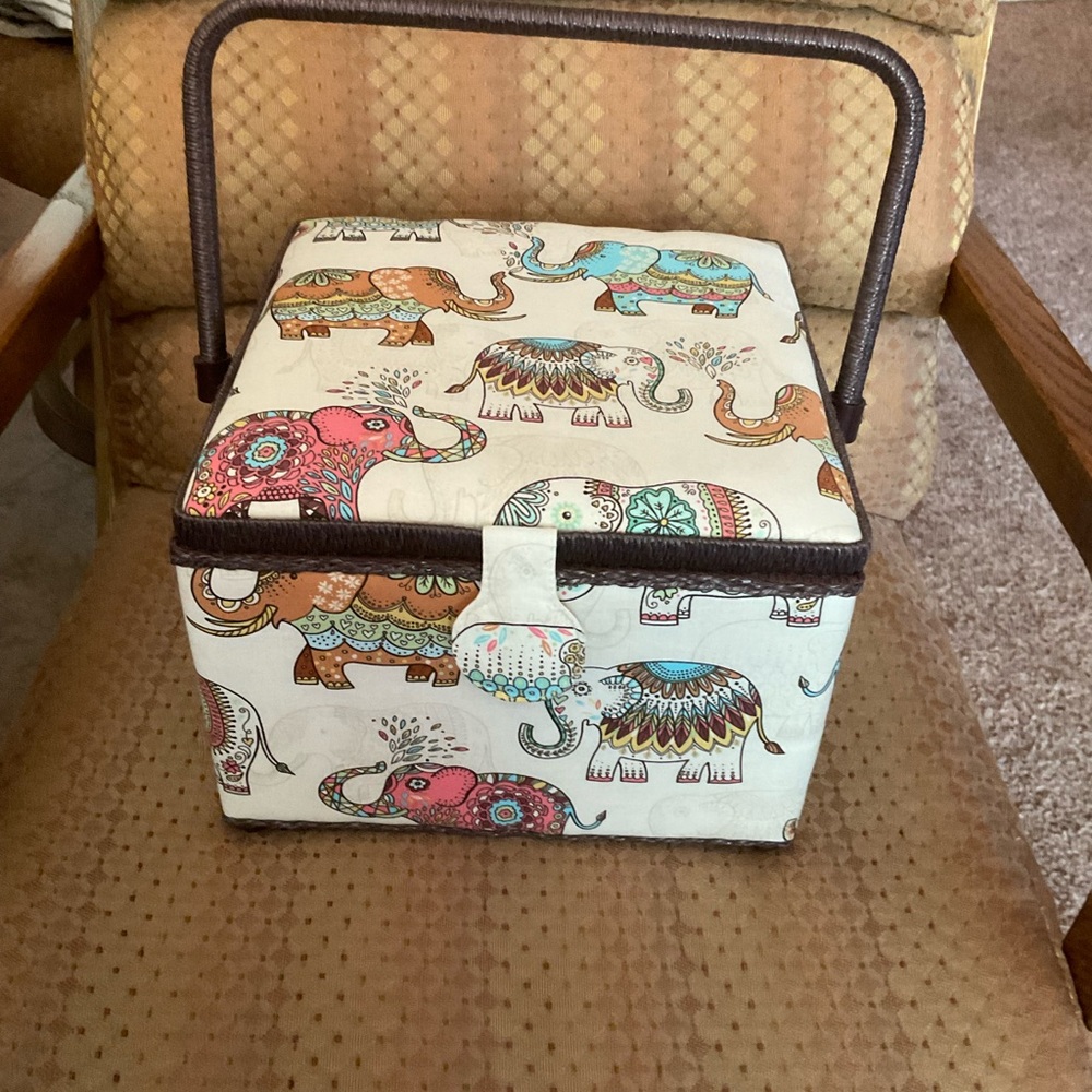 Sewing Box Gorgeous Colorful Elephants Fabric Padded w Handle - Picture 4 of 14